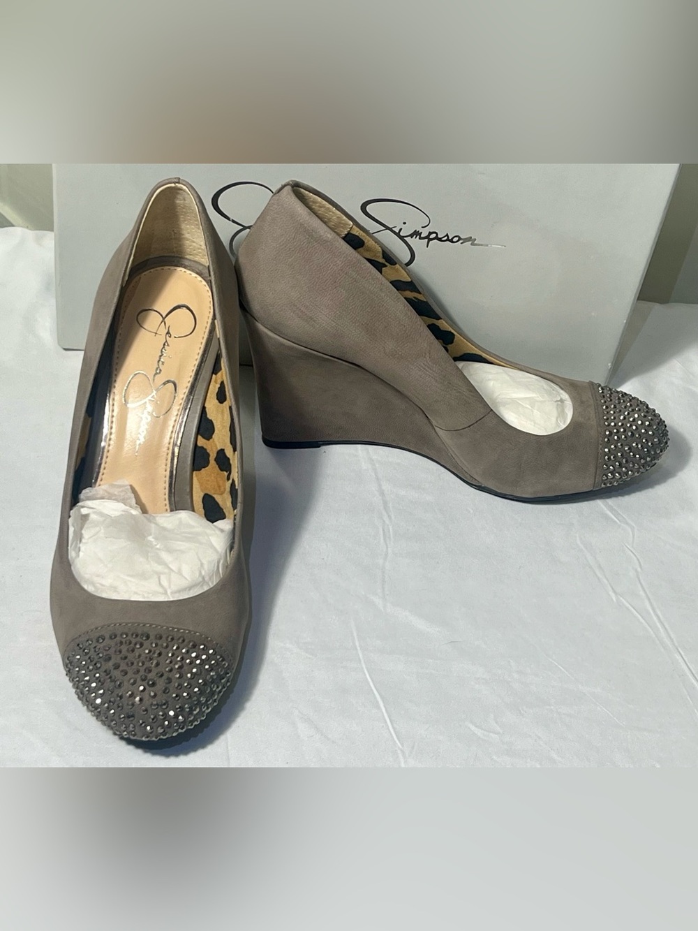 Jessica SimpsonWo Sz 7 Cambria Truffle Barcelo Nubuck Wedge w/ Rhinestone Toe